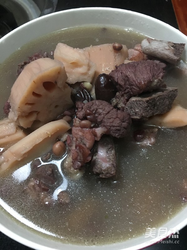 九旺源莲<a href=/shicai/shucai/Ou/index.html target=_blank><u>藕</u></a><a href=/shicai/rouqin/PaiGu/index.html target=_blank><u>排骨</u></a>汤的做法