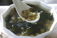 <a href=/shicai/mimian/LvDou/index.html target=_blank><u>绿豆</u></a>汤怎么做,<a href=/shicai/mimian/LvDou/index.html target=_blank><u>绿豆</u></a>汤做法