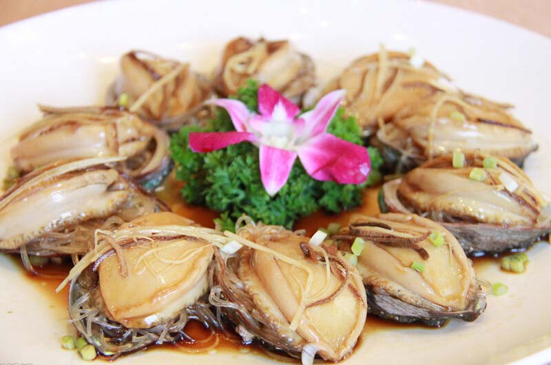 鲜<a href=/shicai/shuichanpin/BaoYu/index.html target=_blank><u>鲍鱼</u></a>的家常做法1