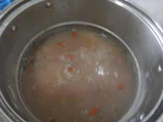 <a href=/shicai/guopin/GouQi/index.html target=_blank><u>枸杞</u></a>粥汤元