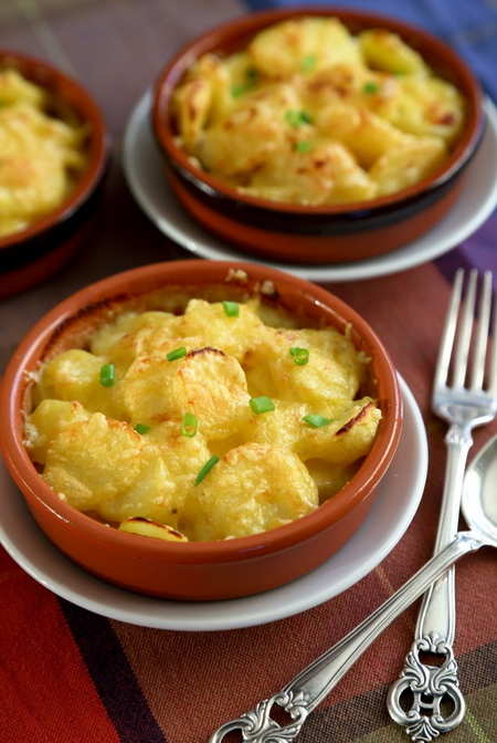 <a href=/shicai/mimian/NaiYou/index.html target=_blank><u>奶油</u></a><a href=/shicai/mimian/ZhiShi/index.html target=_blank><u>芝士</u></a>焗<a href=/shicai/shucai/TuDou/index.html target=_blank><u>土豆</u></a>