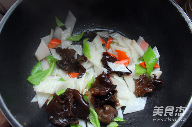 杂蔬炒<a href=/shicai/shucai/ShanYao/index.html target=_blank><u>山药</u></a>的做法