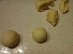 <a href=/shicai/guopin/YouZi/index.html target=_blank><u>柚子</u></a>小球<a href=/shicai/mimian/MianBao/index.html target=_blank><u>面包</u></a>步骤8