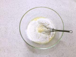 8寸中空<a href=zt/qifengdg target=_blank><u>戚风蛋糕</u></a>