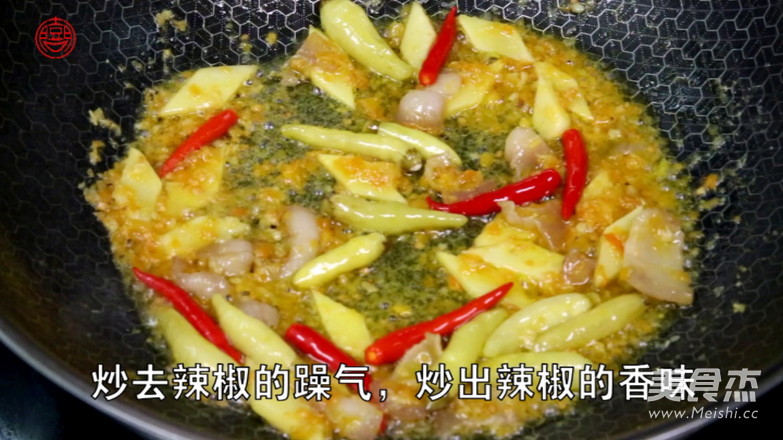 酸椒虎皮凤爪的做法