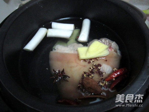 #素食也美味#卤<a href=/shicai/shucai/Ou/index.html target=_blank><u>藕</u></a>片的做法