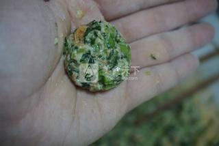 <a href=/shicai/shucai/TongHao/index.html target=_blank><u>茼蒿</u></a>炸丸子