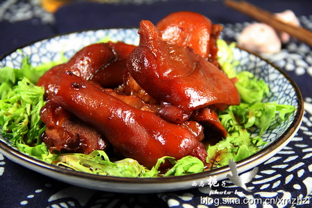 红烧<a href=/shicai/rouqin/ZhuTi/index.html target=_blank><u>猪蹄</u></a>的做法