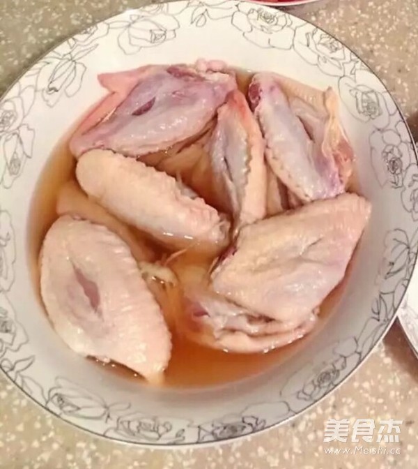 可乐<a href=/shicai/rouqin/JiChi/index.html target=_blank><u>鸡翅</u></a>的做法