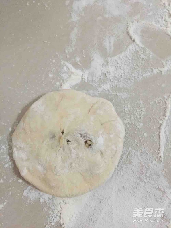 <a href=/shicai/mimian/FenSi/index.html target=_blank><u>粉丝</u></a>馅饼的做法