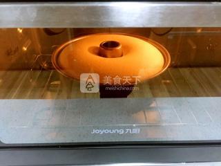 8寸中空<a href=zt/qifengdg target=_blank><u>戚风蛋糕</u></a>