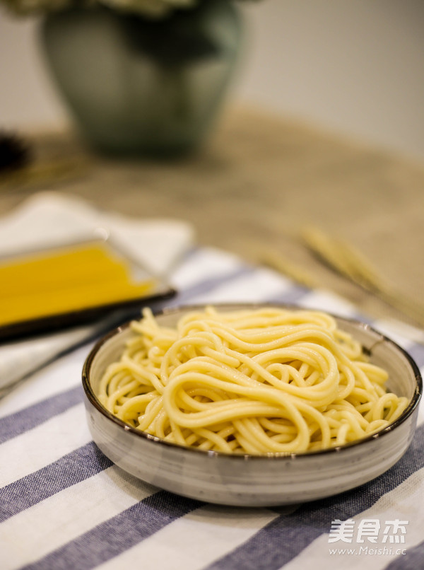 番茄鲜虾<a href=/shicai/mimian/YiMian/index.html target=_blank><u>意面</u></a>的做法