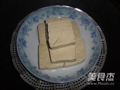 蒸臭<a href=/shicai/mimian/DouFu/index.html target=_blank><u>豆腐</u></a>的做法