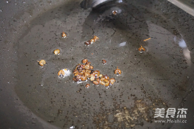 <a href=/shicai/shucai/ShanYao/index.html target=_blank><u>山药</u></a>炖<a href=/shicai/rouqin/PaiGu/index.html target=_blank><u>排骨</u></a>的做法