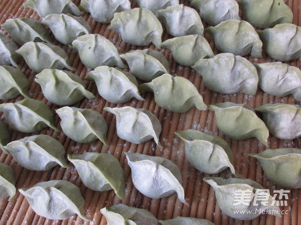 #素食也美味#翡翠<a href=/shicai/shucai/JiCai/index.html target=_blank><u>荠菜</u></a>饺子的做法