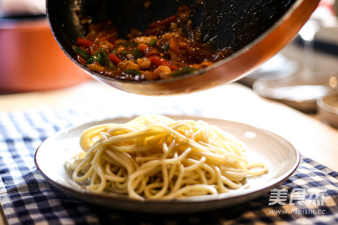 番茄鲜虾<a href=/shicai/mimian/YiMian/index.html target=_blank><u>意面</u></a>的做法