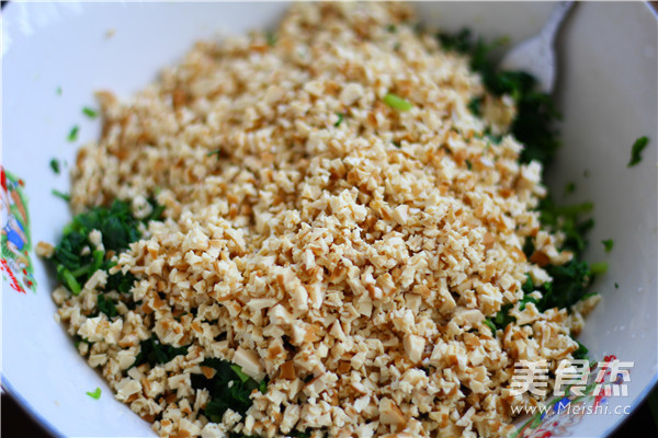 #格琳诺尔#<a href=/shicai/mimian/XiangGan/index.html target=_blank><u>香干</u></a><a href=/shicai/shucai/MaLanTou/index.html target=_blank><u>马兰头</u></a>的做法