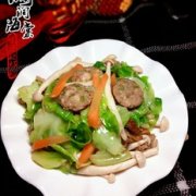 香肠烩卷心菜的做法