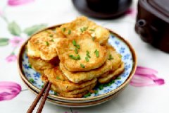 鸡蛋煎豆腐的家常做法