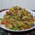 豌豆肉粒彩椒炒饭的做法