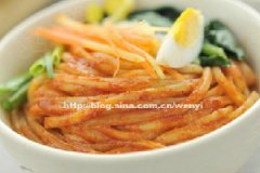 辣拌什锦面的做法