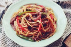 黑椒牛柳炒意粉的家常做法