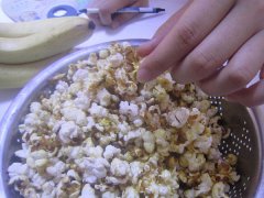 自己在家做零食“爆米花”的做法