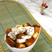 火龙果面包蒸布丁的做法