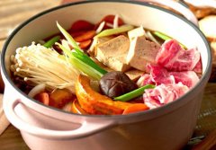 冬季妈妈超人料理术:10分钟快速煮好一锅菜