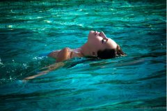 游泳减肥的正确方法和要领