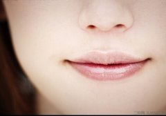 舌苔发白是怎么回事