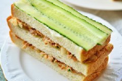 金枪鱼黄瓜三明治的家常做法