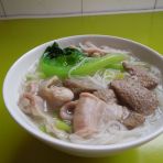 粉肠猪肝汤米粉的做法